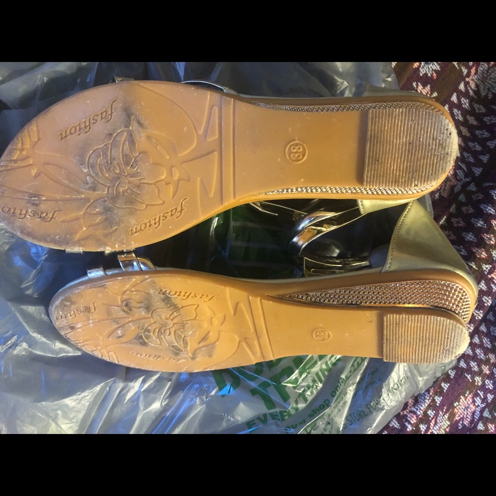Sandals - Picture 4 of 5